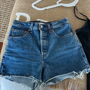 Levi’s premium Denim ribcage High-Waisted Women Shorts size 27